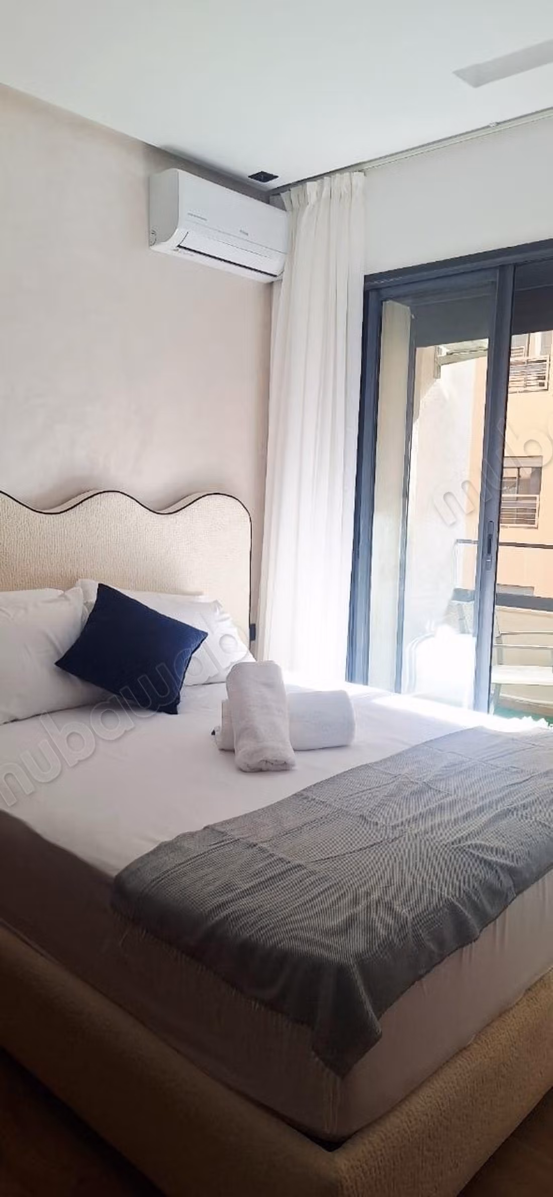 App 3 Bedrooms with Pool