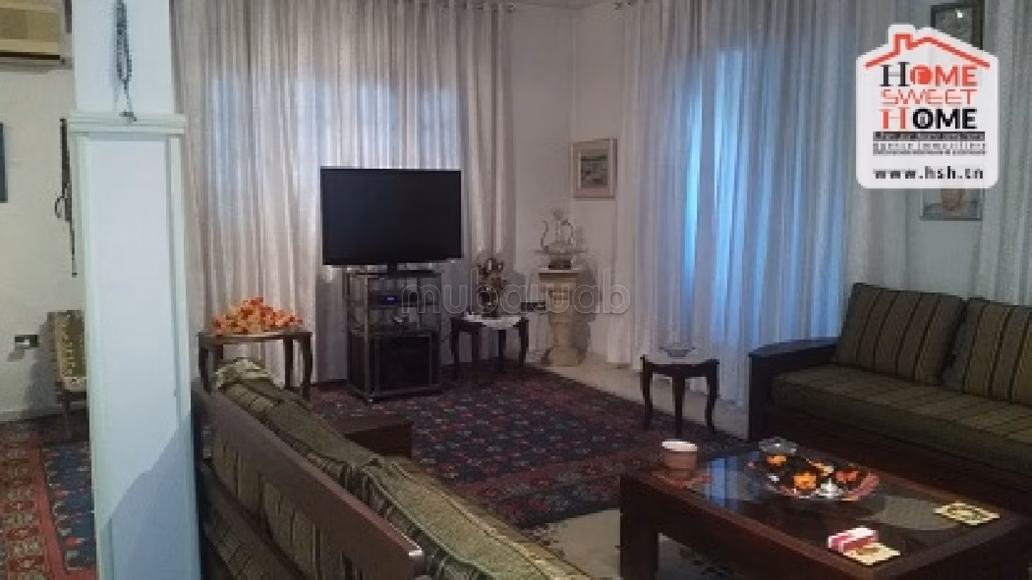 منزل جميل جدا للبيع ب باب بحر. 10 غرف. موقف للسيارات وحديقة. 