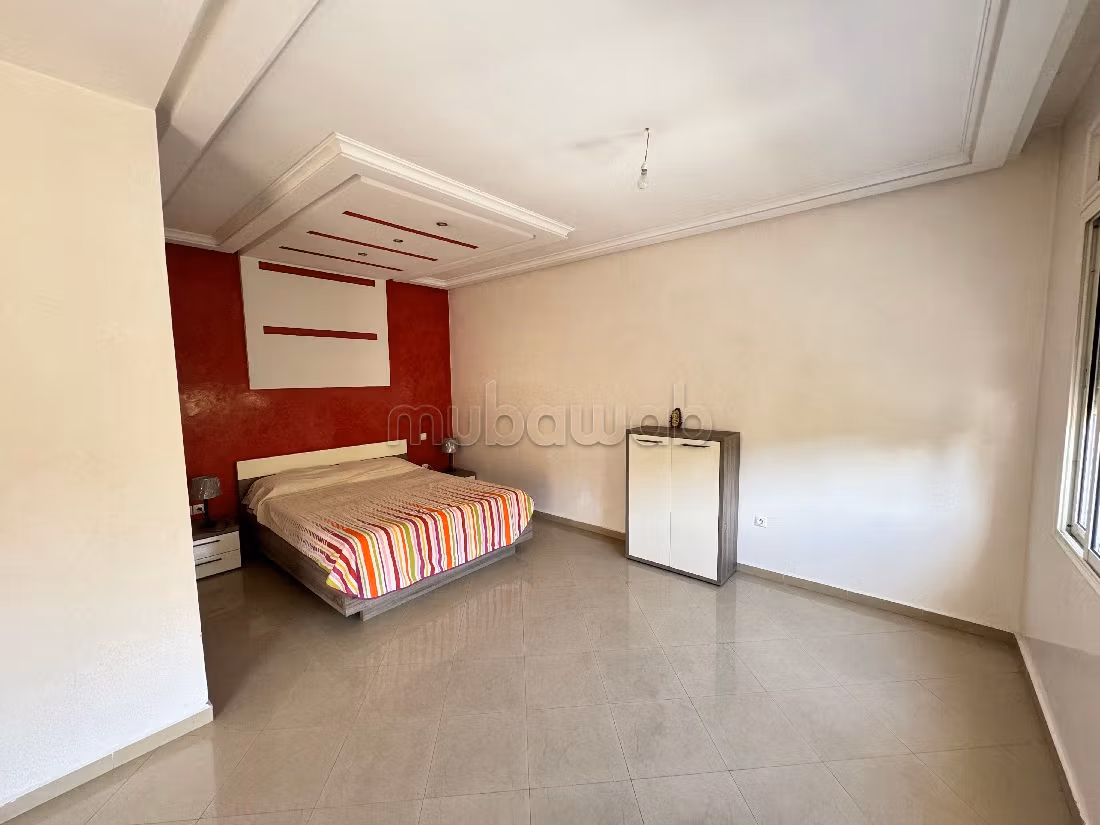 Villa's en luxe woningen huren in Ain Diab. 7 Ruimtes. Garage en terras. 