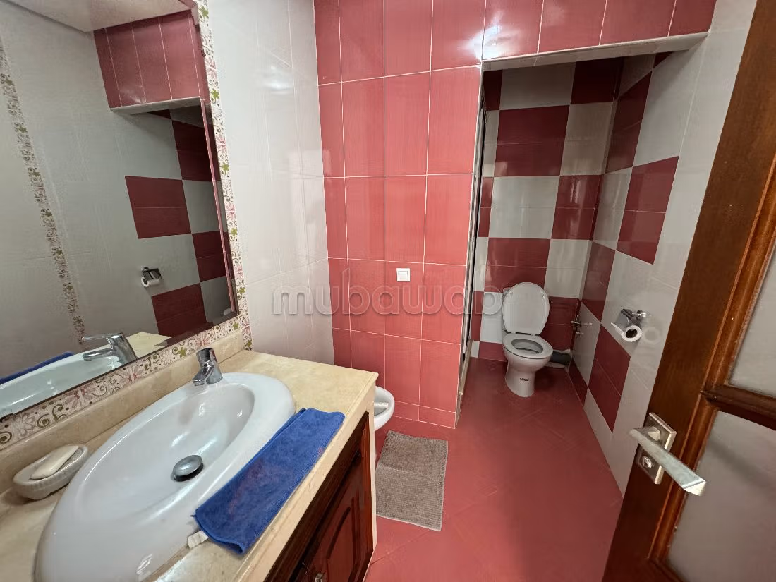 Villa's en luxe woningen huren in Ain Diab. 7 Ruimtes. Garage en terras. 