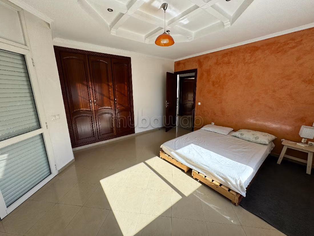 Villa's en luxe woningen huren in Ain Diab. 7 Ruimtes. Garage en terras. 