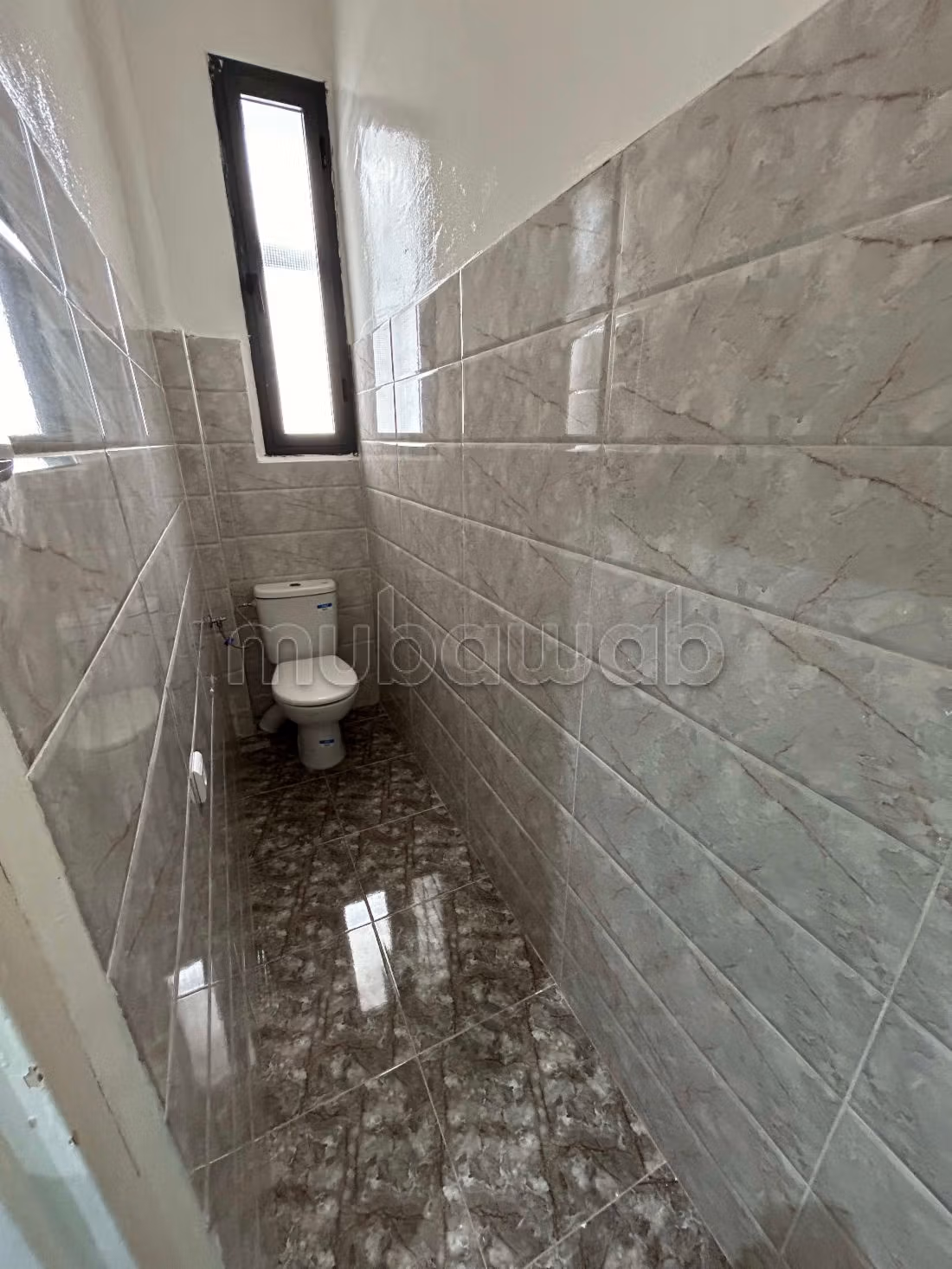 شقة رائعة للبيع ببلفدير. 4 قطع مريحة. مصعد متوفر