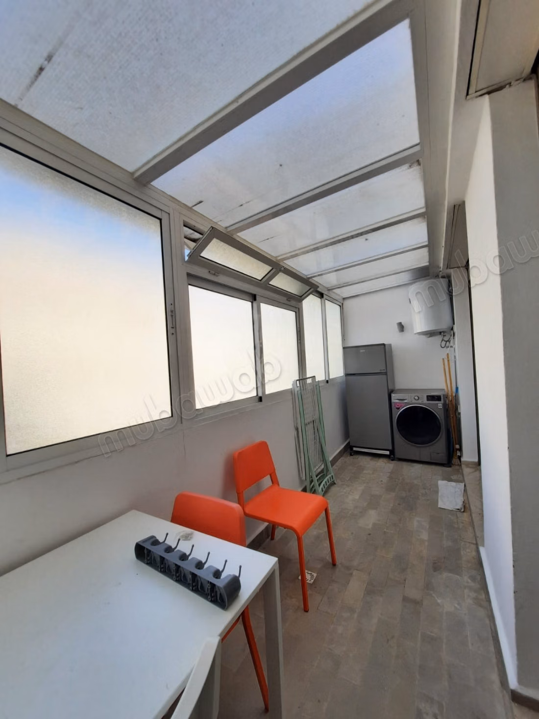 Studio bien situé a kitea 
route el jadida