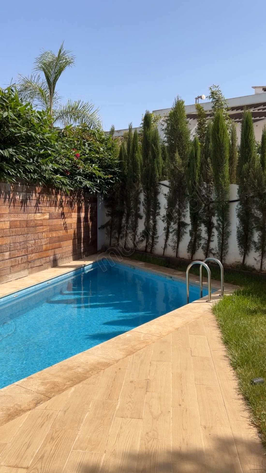 Villa vide à la ville verte