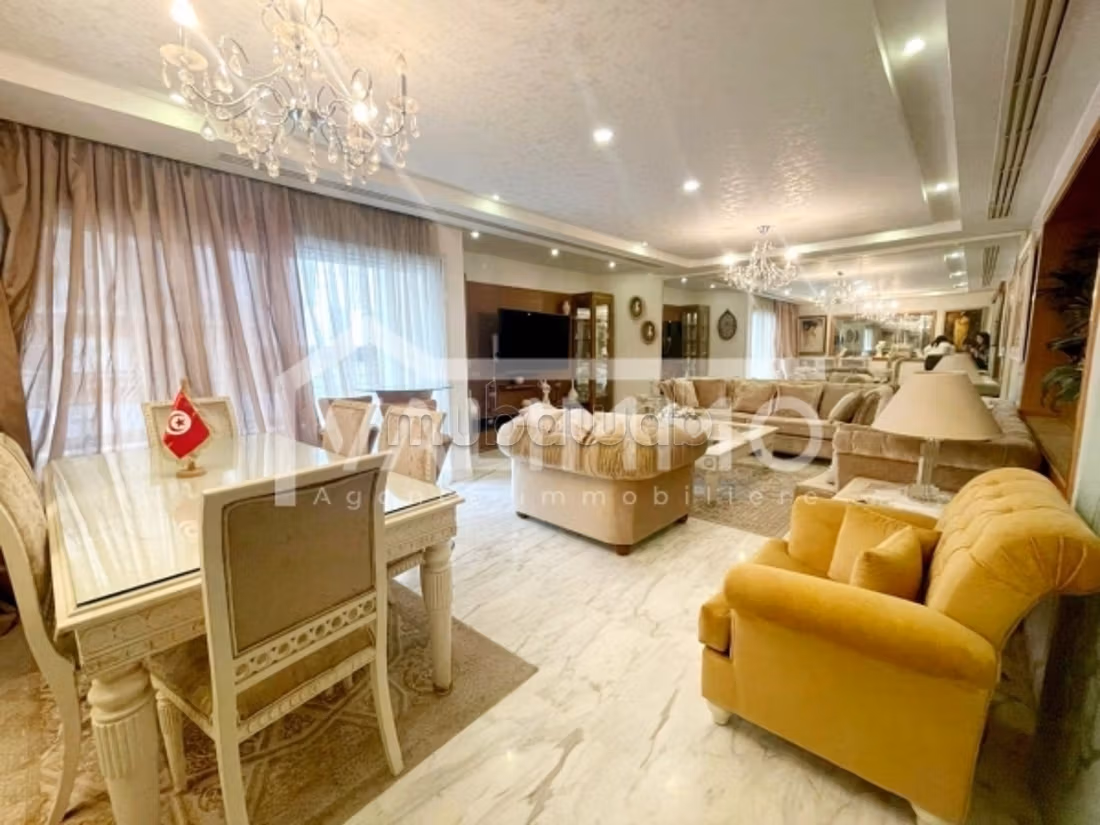 Apartment to purchase in Les Berges Du Lac 2. Large area 200 m². Air conditioning system.