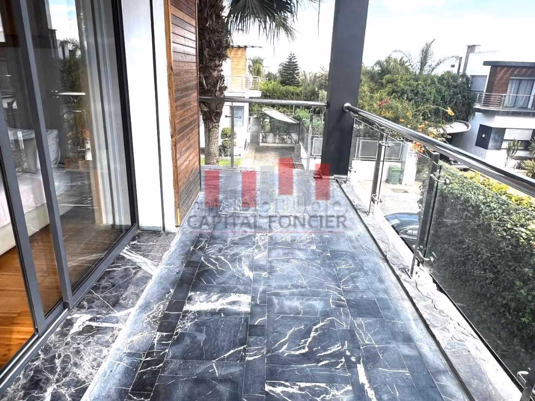 VILLA A VENDRE, 4 Chambres, 425 m² BOUSKOURA