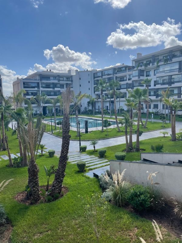 Bonito piso en alquiler en Californie. 3 habitaciones. Sin Ascensor, balcón. 