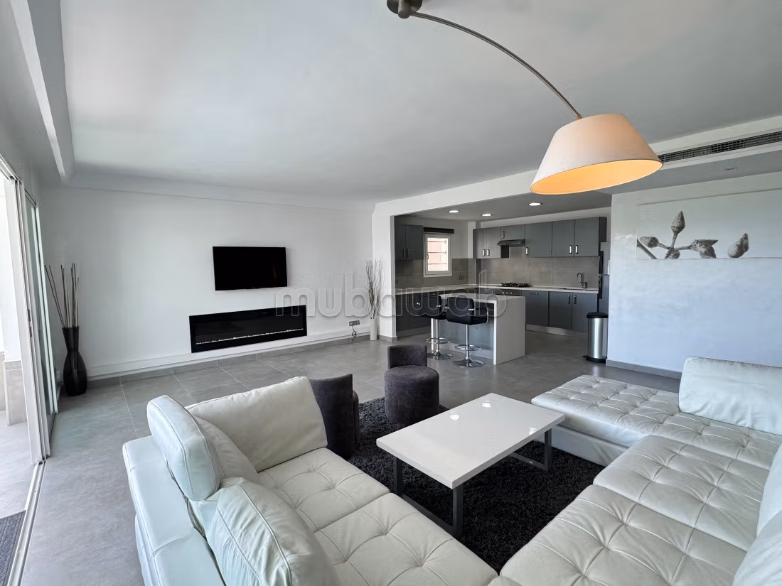 Luxe appartement meublé à louer avec vue sur mer