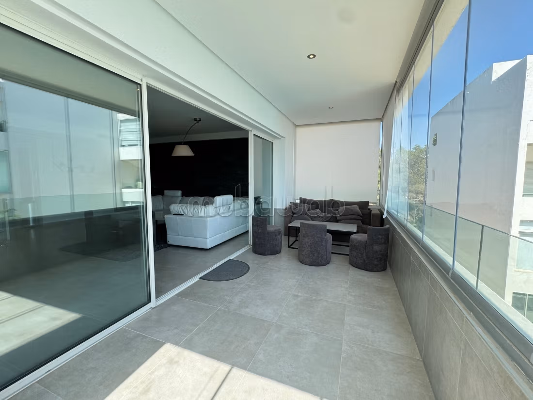 Luxe appartement meublé à louer avec vue sur mer