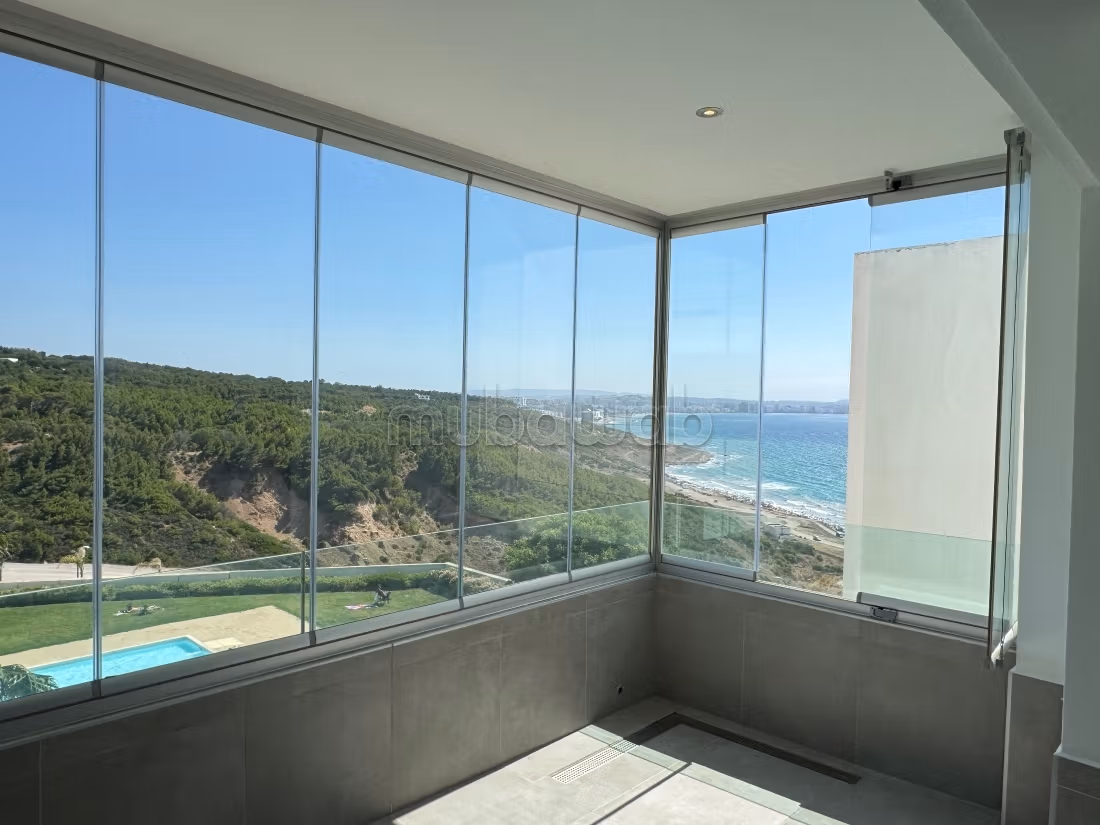 Luxe appartement meublé à louer avec vue sur mer