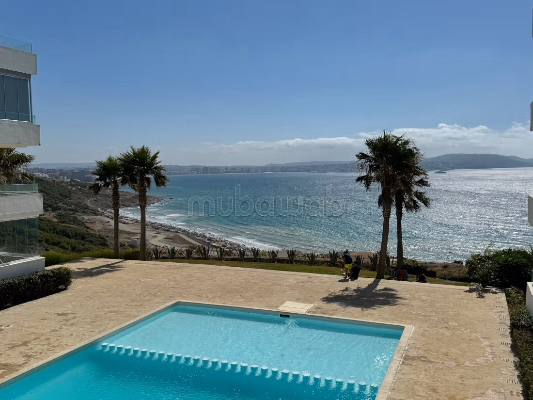 Luxe appartement meublé à louer avec vue sur mer