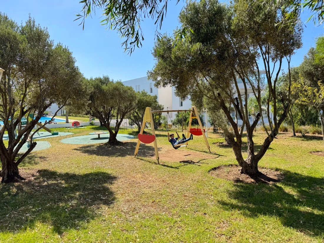 Luxe appartement meublé à louer avec vue sur mer