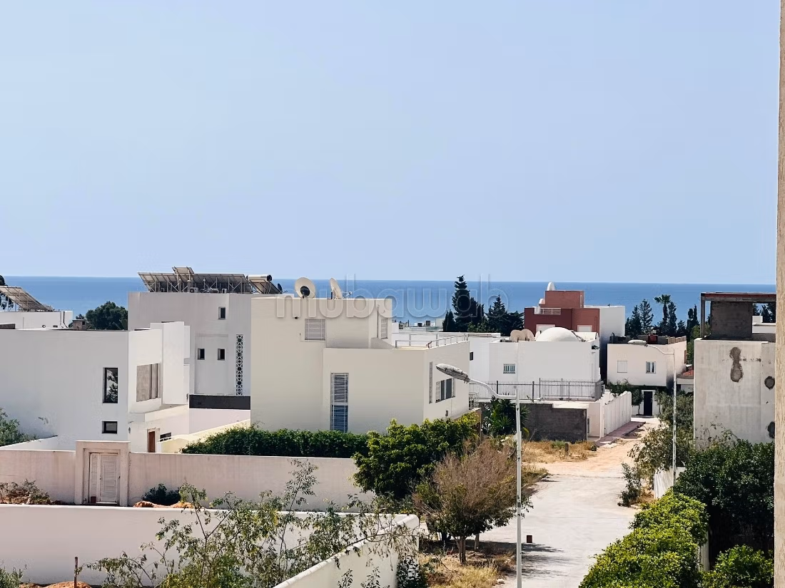 Fabulous apartment for sale in Hammamet Nord. 4 beautiful rooms. caretaker and air conditioning.