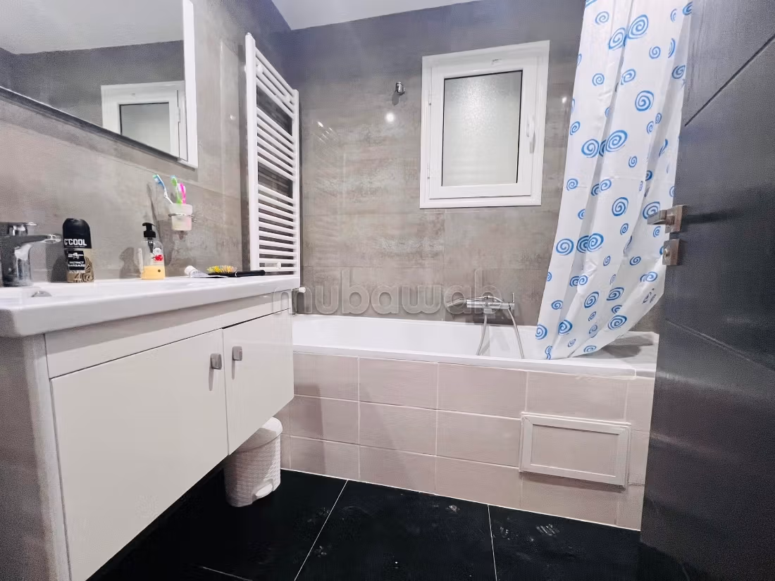 Fabulous apartment for sale in Hammamet Nord. 4 beautiful rooms. caretaker and air conditioning. 