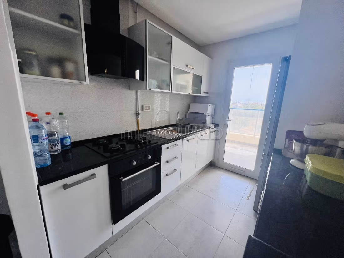 Fabulous apartment for sale in Hammamet Nord. 4 beautiful rooms. caretaker and air conditioning. 