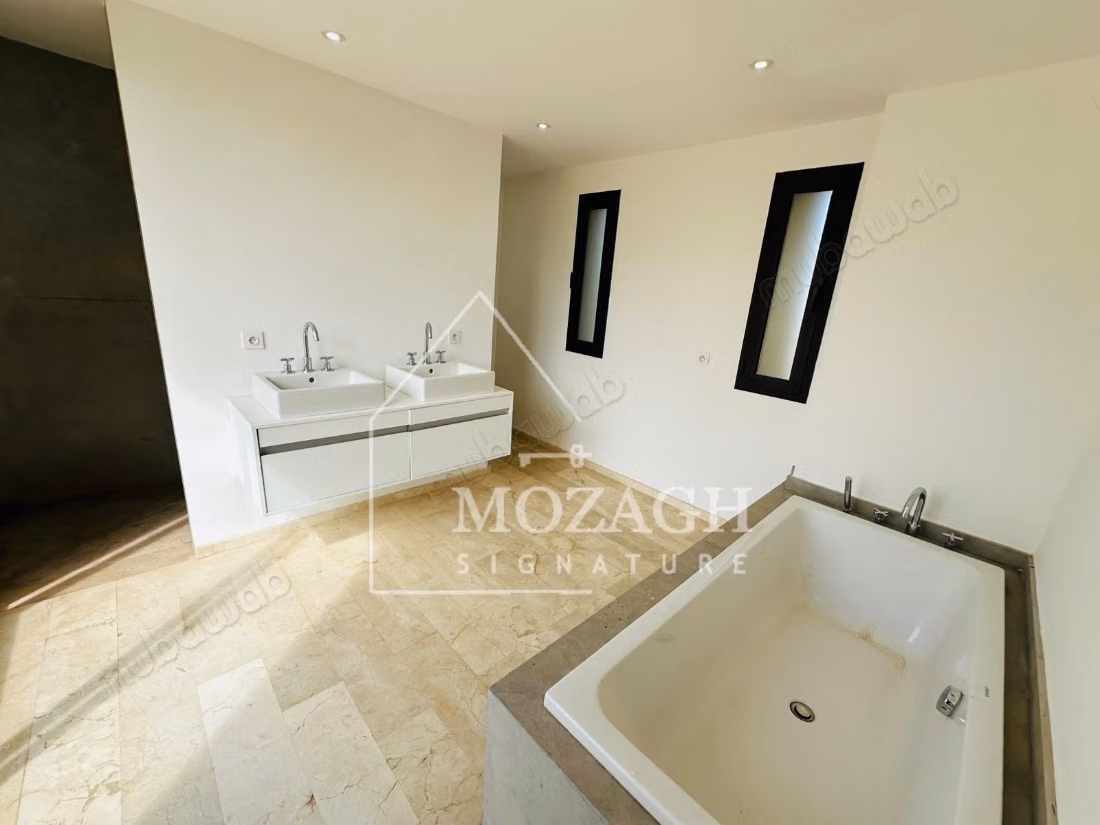 Magnifique villa 3 chambres avec piscine – Al Maaden Golf