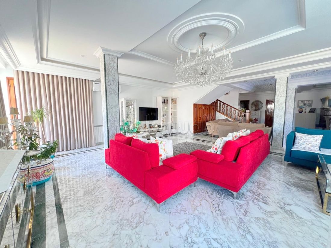 Villa s5 avec piscine a vendre