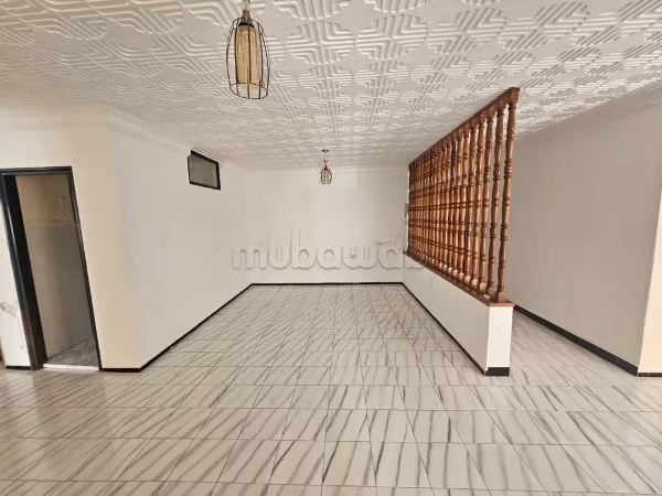 Comodo ufficio in affitto a Centre. Superficie 200 m²