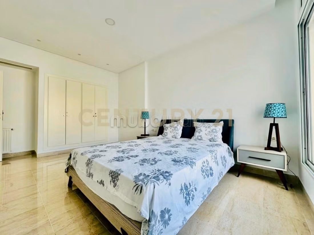 A louer: Penthouse s4 avec vue sur le lac