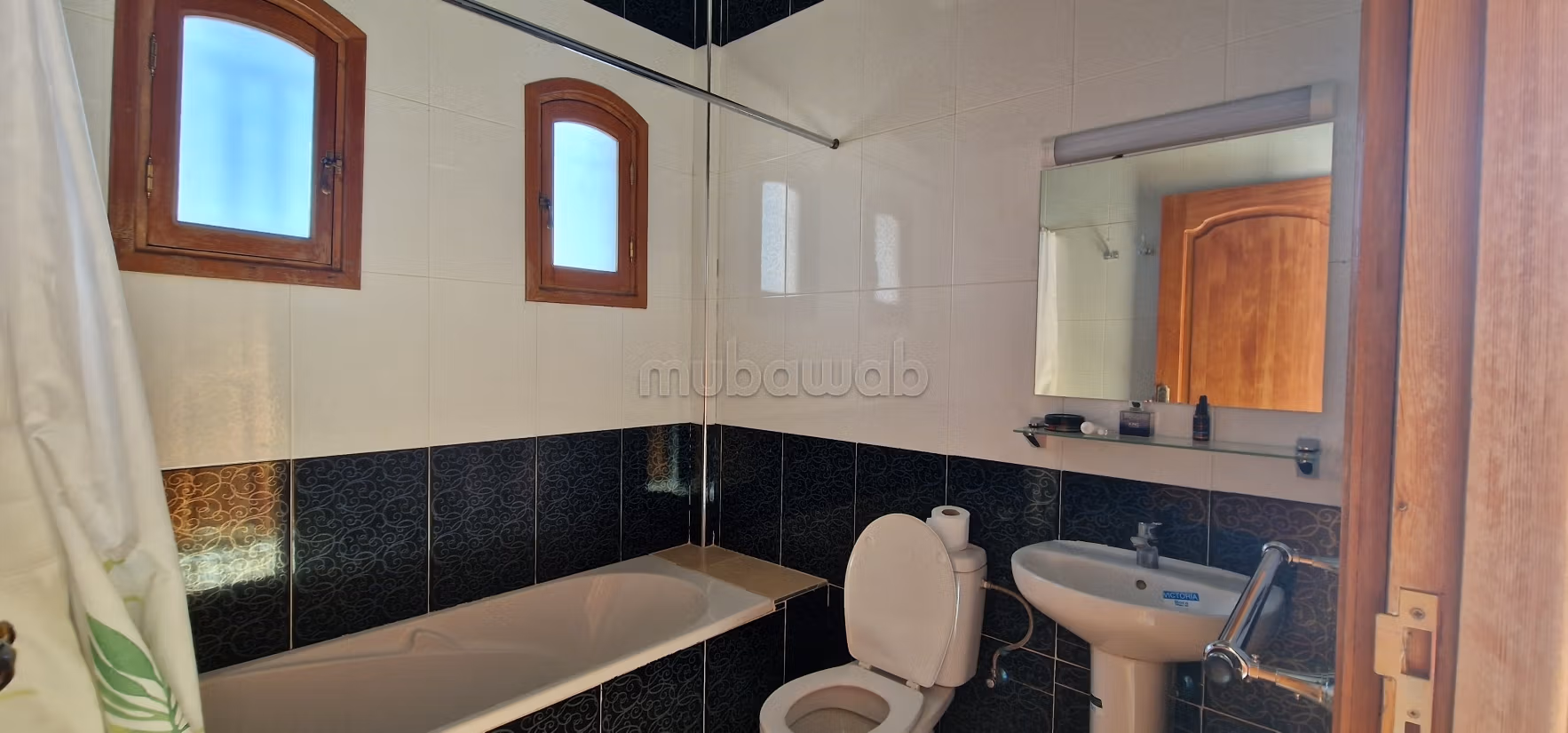Empty country villa with pool 16km from downtown