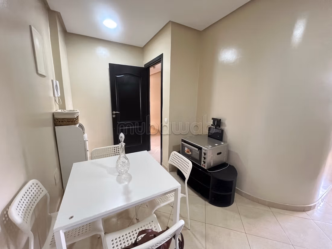Rent an apartment. Dimension 100 m². Well decorated