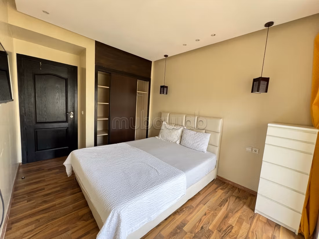 Rent an apartment. Dimension 100 m². Well decorated