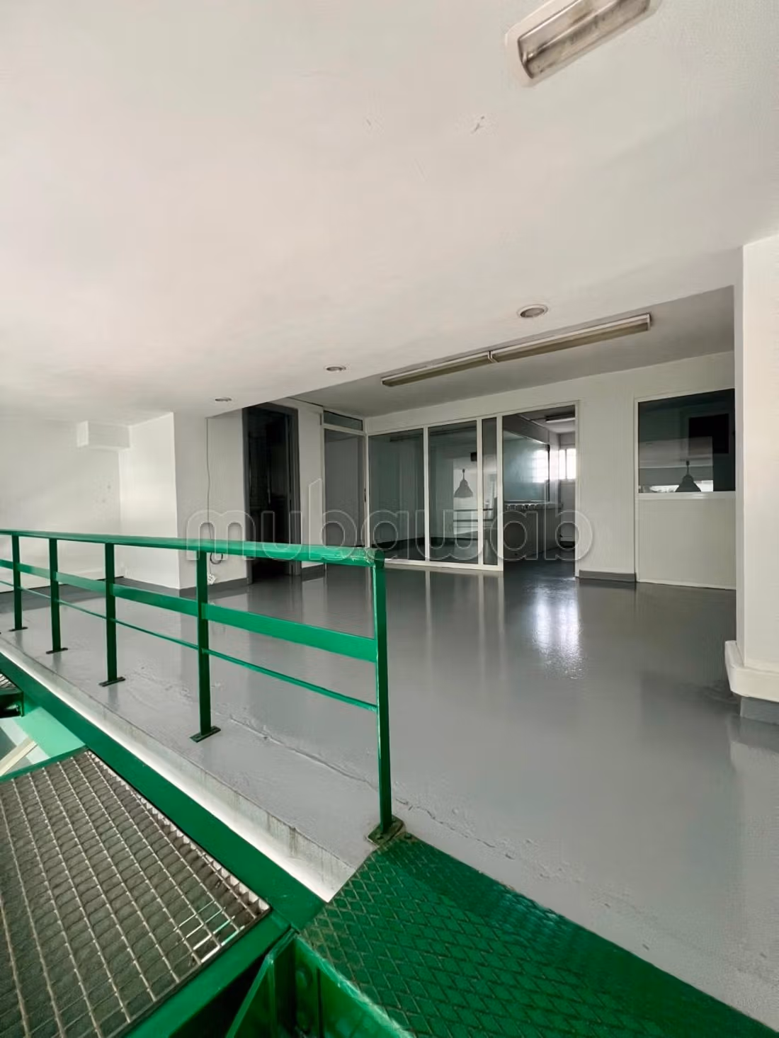 Offices & shops to rent in Lusitania. Surface area 140 m². Air conditioned