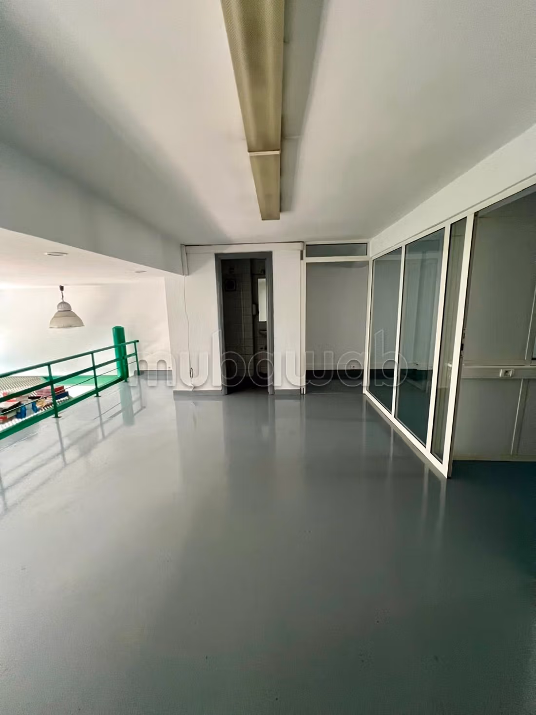 Offices & shops to rent in Lusitania. Surface area 140 m². Air conditioned