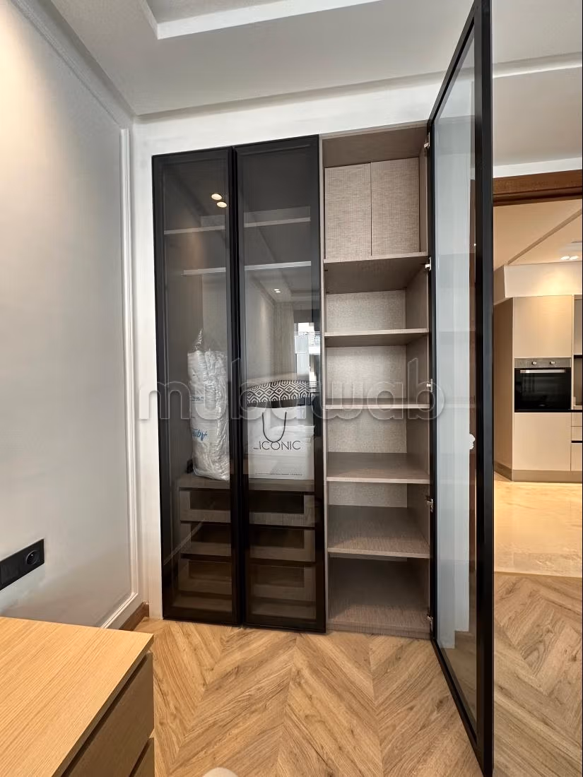 Rent an apartment in Les princesses. Total area 55 m². Storage unit