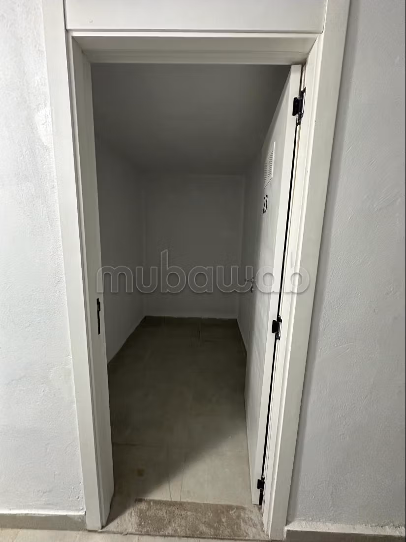 Rent an apartment in Les princesses. Total area 55 m². Storage unit