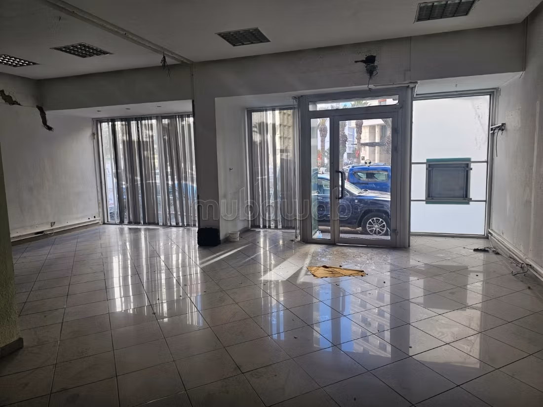 Local commercial à Louer de 300.0 m² à Casablanca, Fonciere