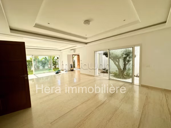 Maestosa villa in affitto a Gammarth. 5 belle camere da letto. Antenna parabolica e sistema di sicurezza. 