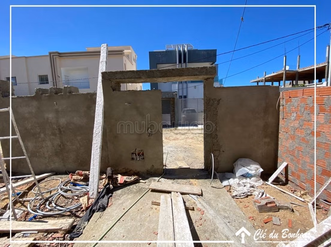 Un Beau Duplex S3 inachevé à Rue Du Parc