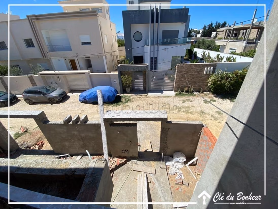 Un Beau Duplex S3 inachevé à Rue Du Parc