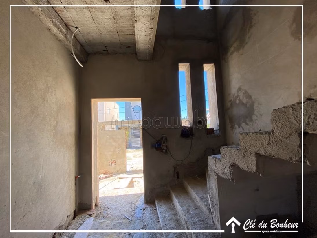 Un Beau Duplex S3 inachevé à Rue Du Parc