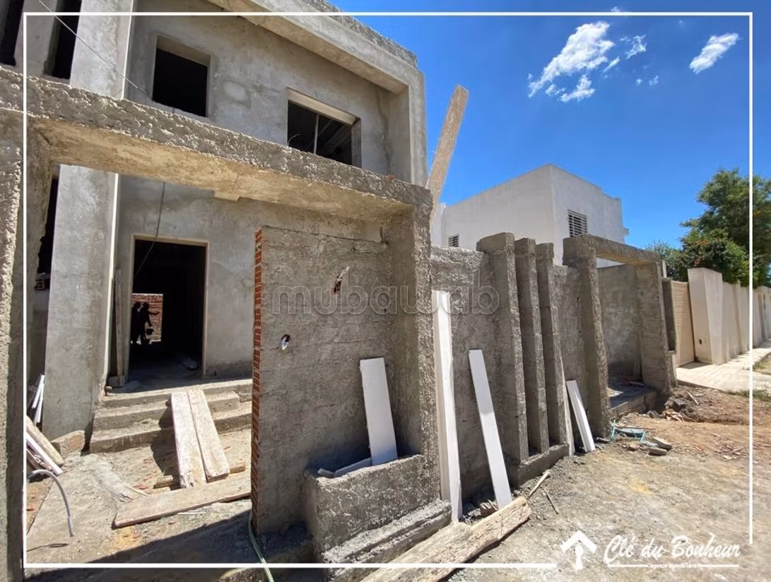 Un Beau Duplex S3 inachevé à Rue Du Parc