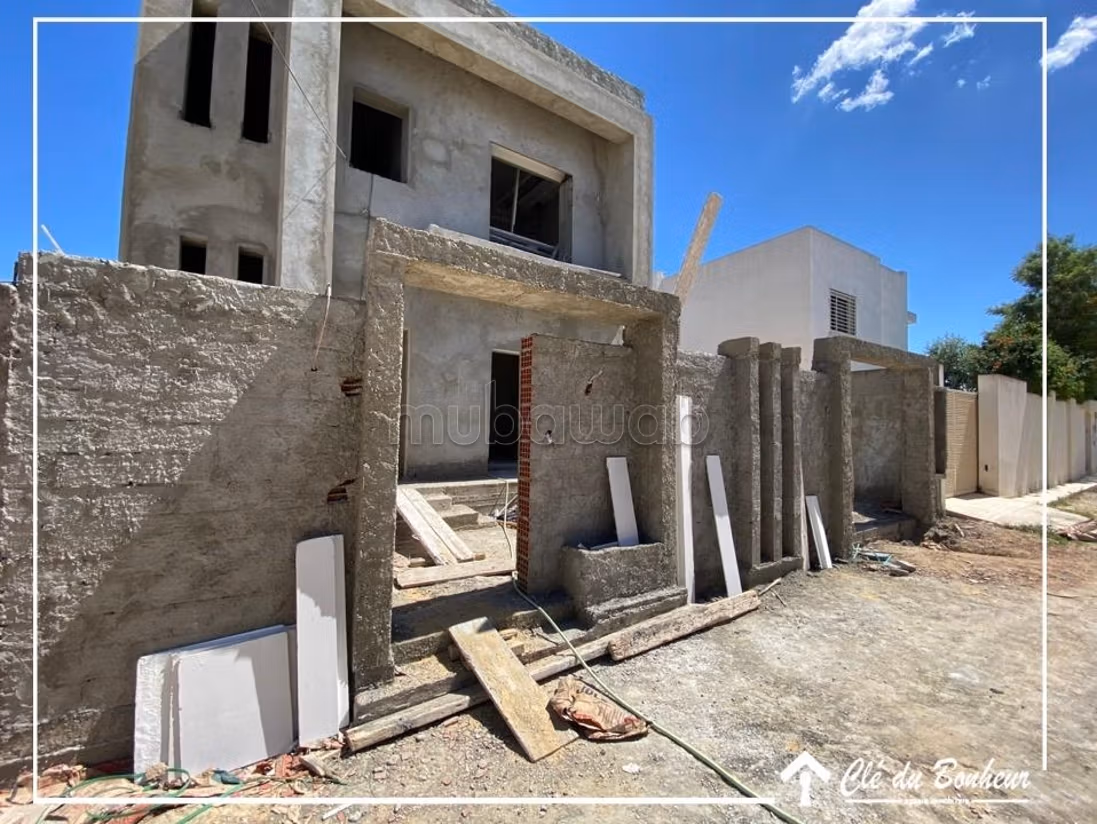 Un Beau Duplex S3 inachevé à Rue Du Parc