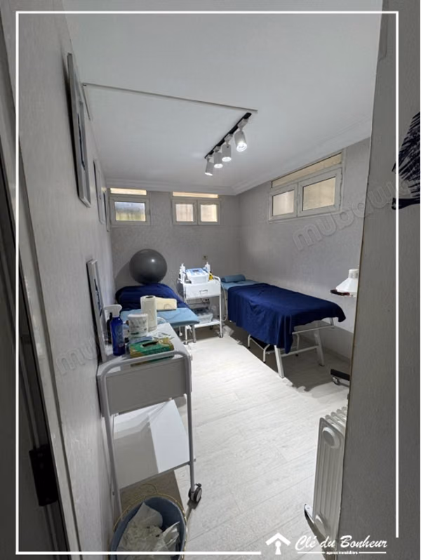 Appartamento da acquistare a Cité Ennkhilet. Superficie 125 m². Ascensore e terrazzo