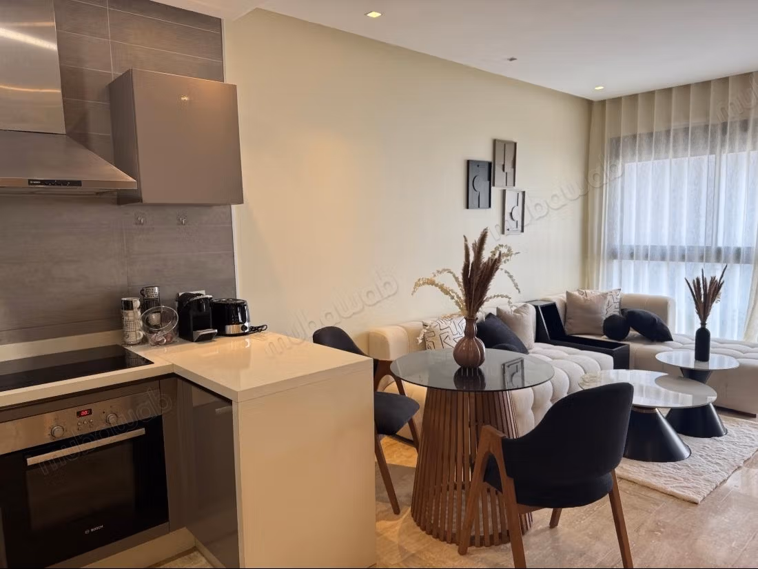 Luxury 1 BR Apartment in CFC with Large Terrace