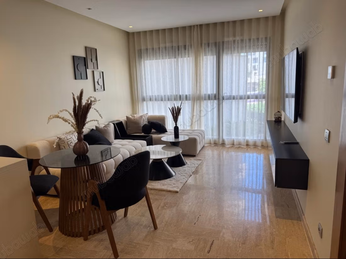 Luxury 1 BR Apartment in CFC with Large Terrace