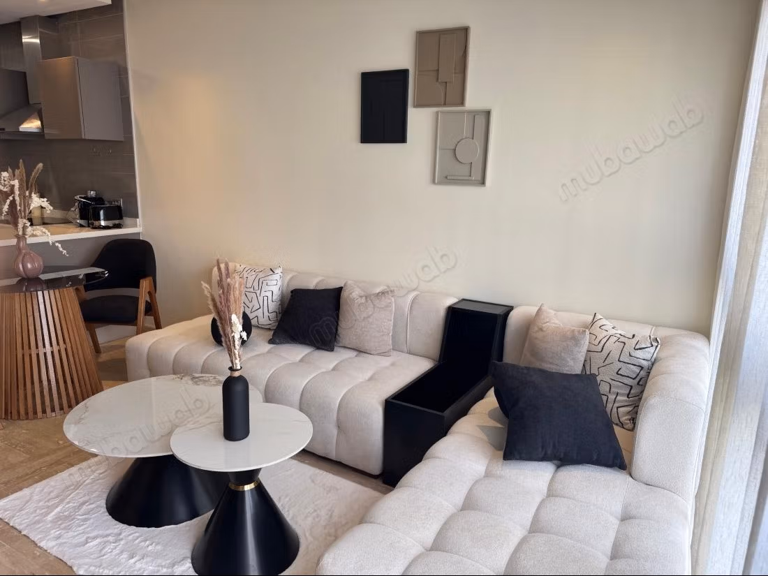 Luxury 1 BR Apartment in CFC with Large Terrace