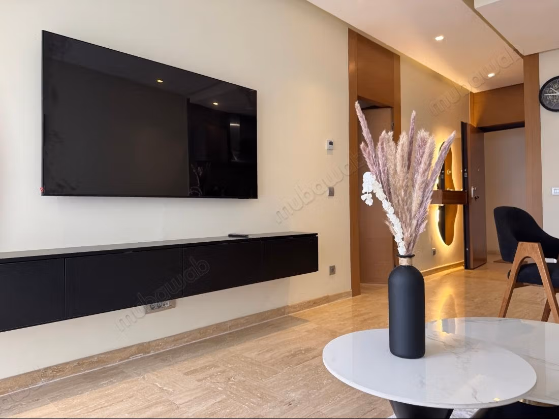 Luxury 1 BR Apartment in CFC with Large Terrace