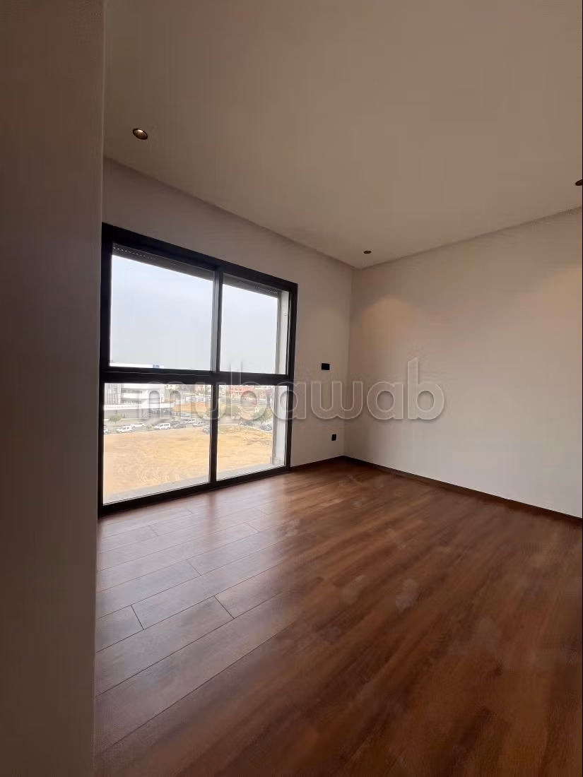 Très bel appartement 2 chambres vide cfc