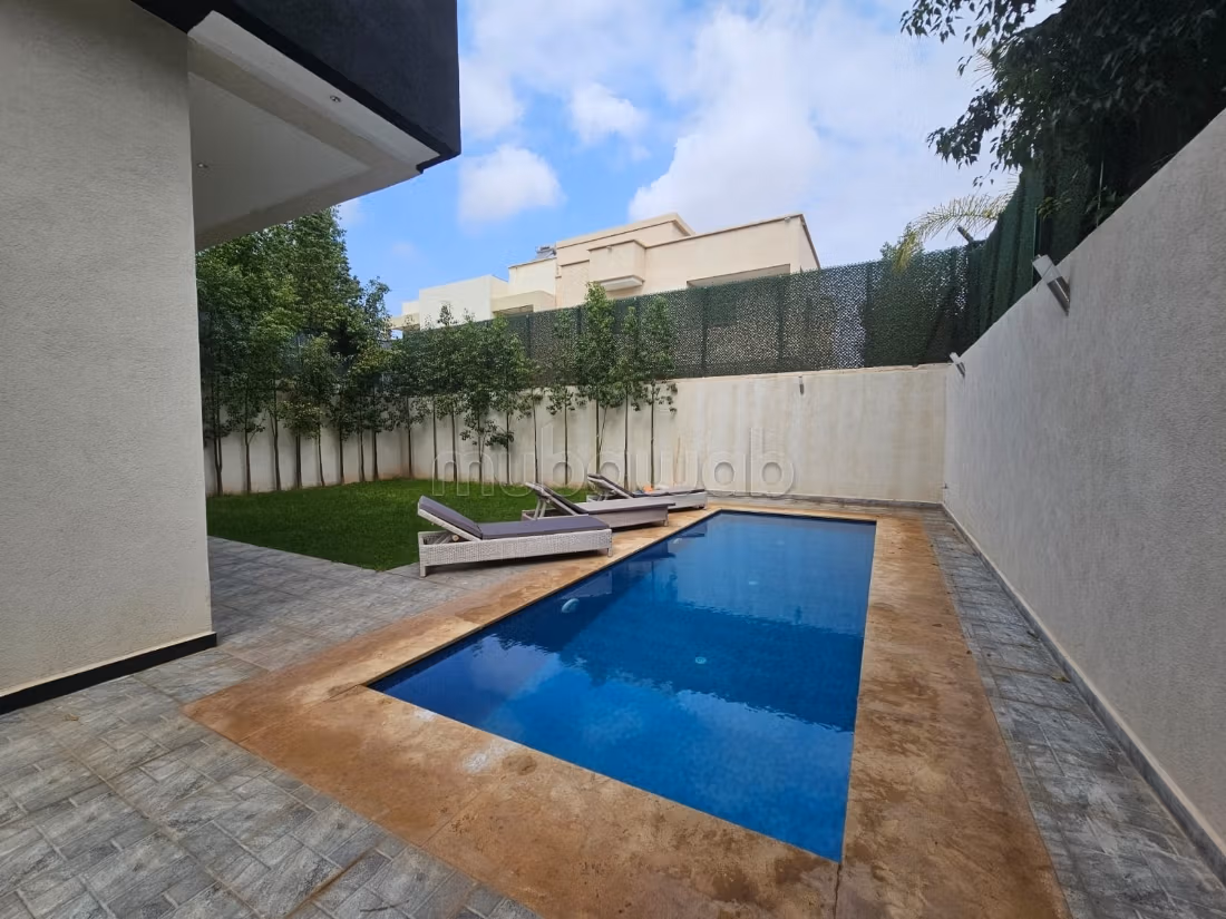 Charmante villa contemporain à louer à Targa