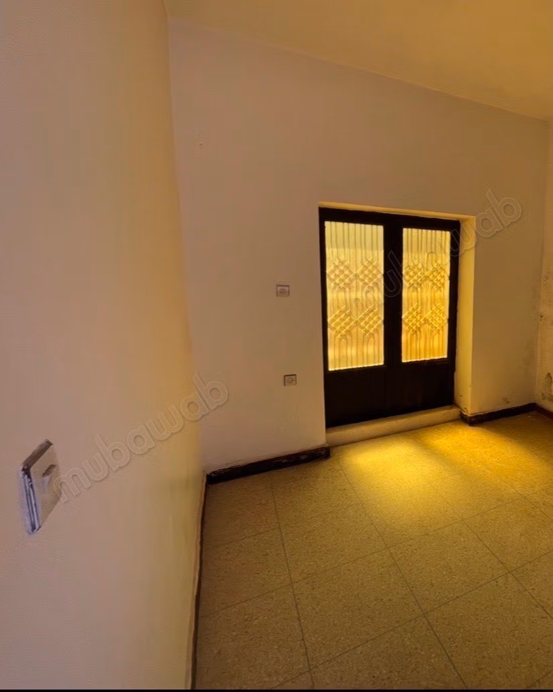 House for sale in Al Kawtar. Dimension 103 m². Fitted kitchen