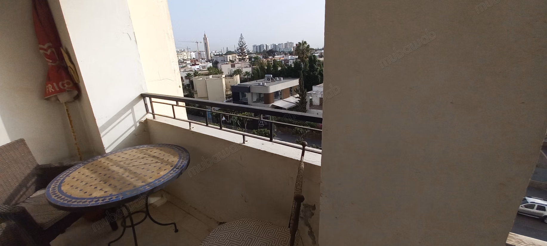 Appartement à vendre sur le bd Sijilmassi. Terrasse et pas de vis a vis. 3 chambres