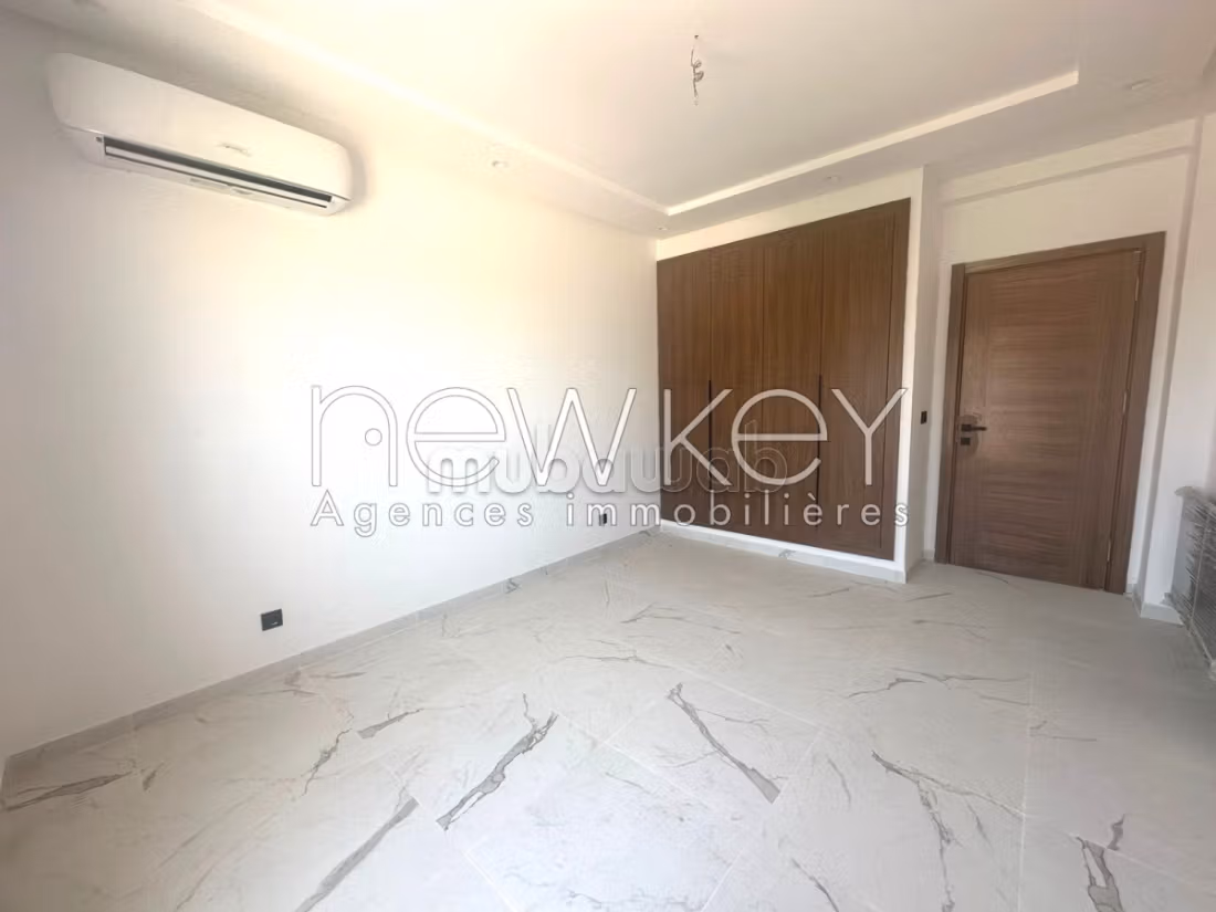 Appartamento in vendita a Les Jardins de Carthage. Superficie di 150 m². 