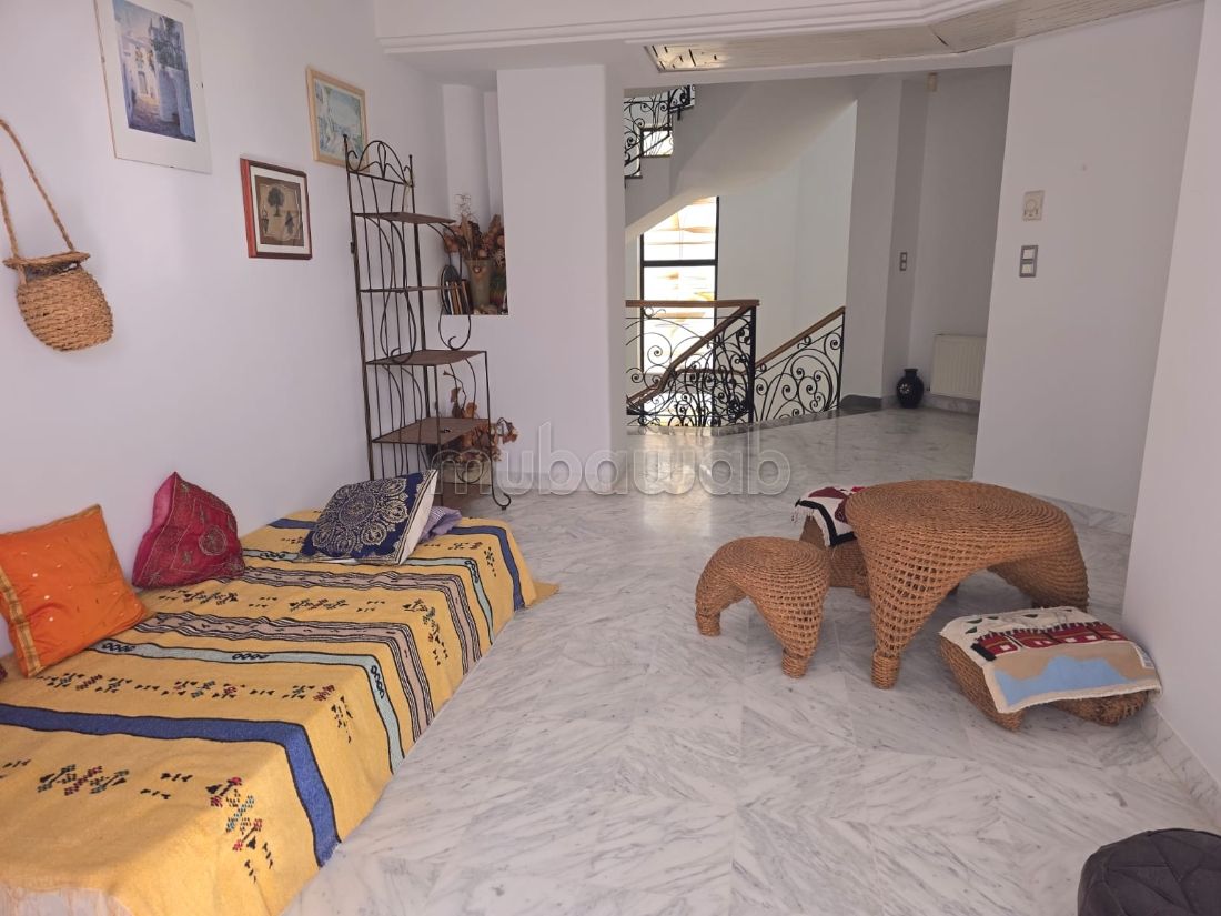 Une belle demeure avec piscine couverte