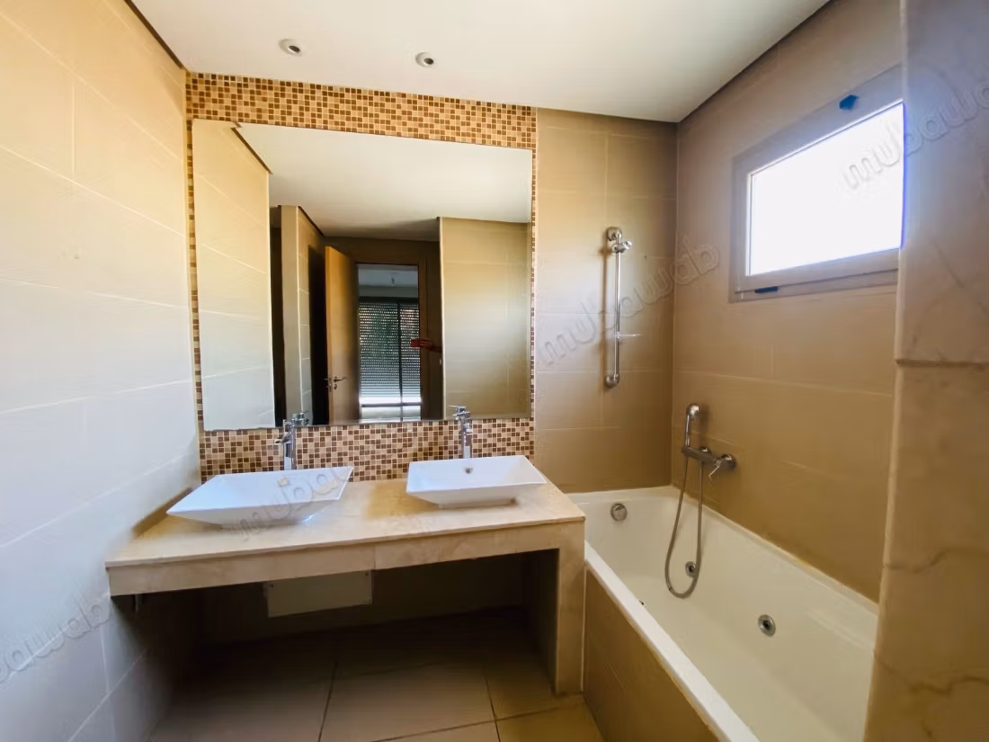 Villa jumelée de prestige 4 chambres à louer – Prestigia Ville Verte Bouskoura