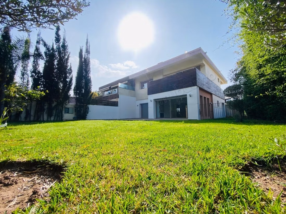 Villa jumelée de prestige 4 chambres à louer – Prestigia Ville Verte Bouskoura